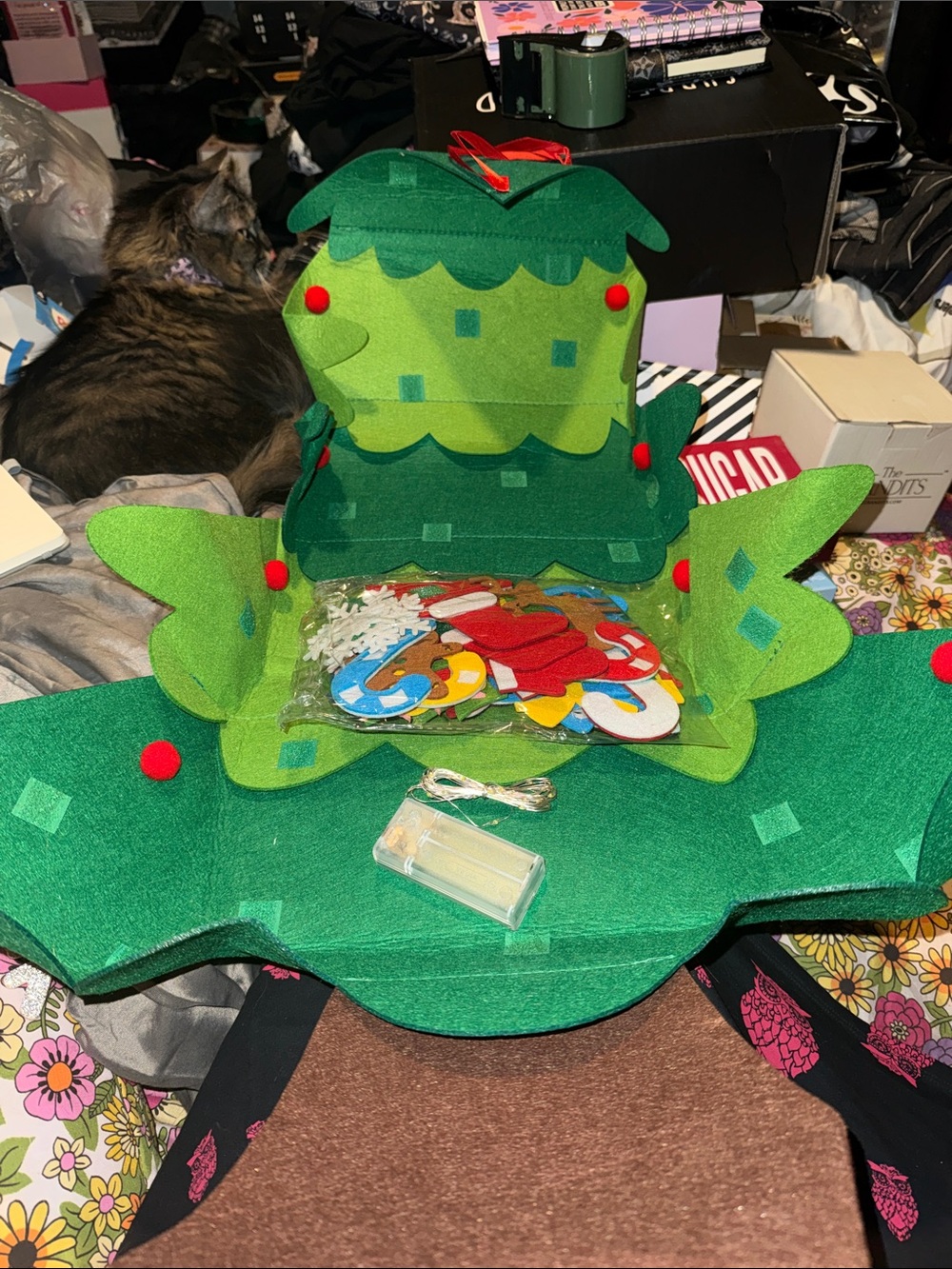 Felt Christmas Tree with 37 Crafts Ornaments!! ( New)
